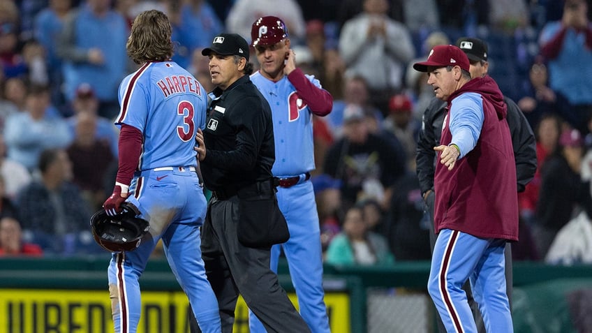 phillies bryce harper blasts controversial mlb ump over ejection its the same story