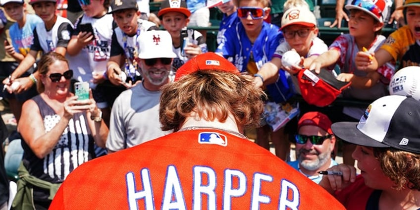 phillies bryce harper meets only female player in little league world series im really happy for you