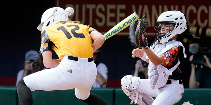 phillies bryce harper meets only female player in little league world series im really happy for you