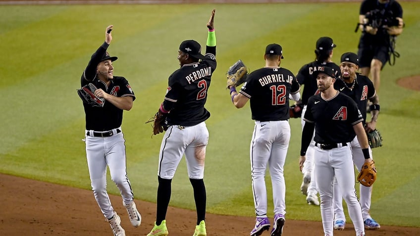 phillies meltdown in the 8th inning diamondbacks rally to bring nlcs to tie