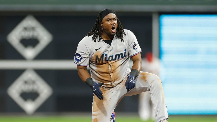 phillies notch double digit hits in game 1 win over marlins in wild card series