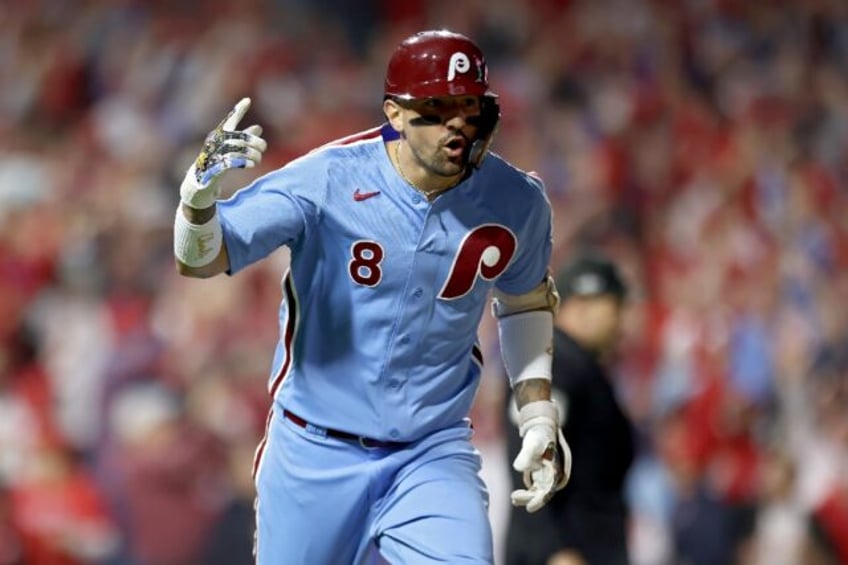 phillies oust braves to book mlb playoff series with arizona