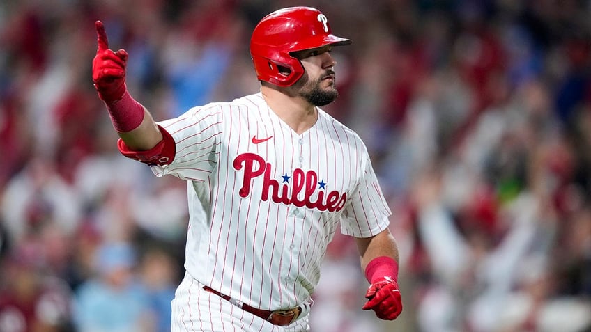 phillies power past dbacks in nlcs game 2 behind kyle schwarber homers aaron nola pitching