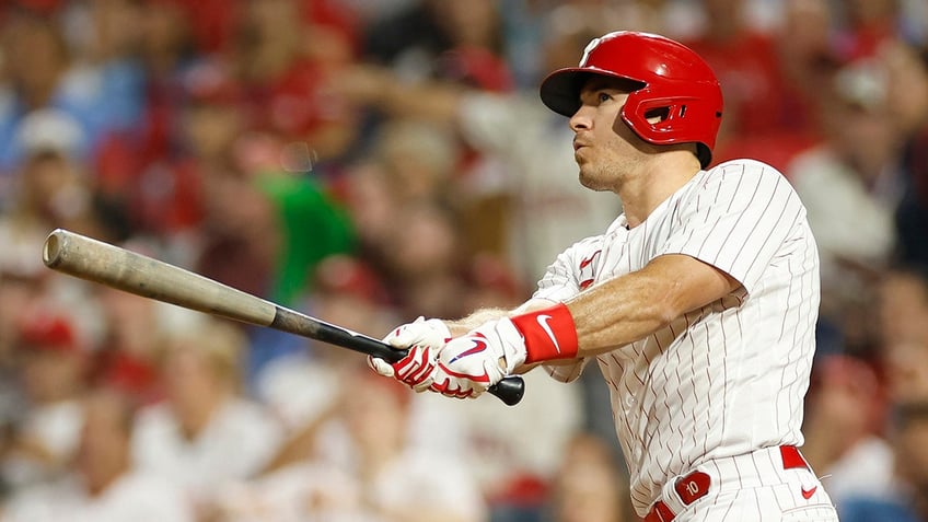 phillies rout marlins behind jt realmuto bryson stott homers to win wild card series