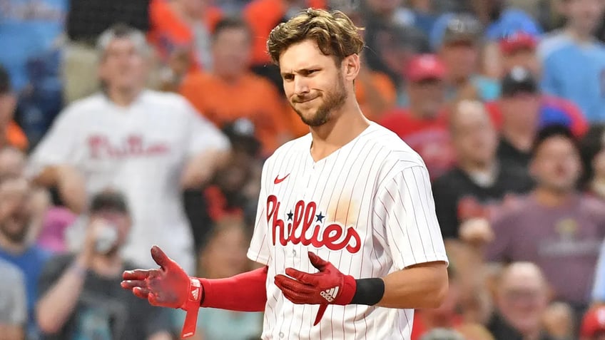 phillies trea turner ejected after nightmare fifth inning leads to boos from home crowd