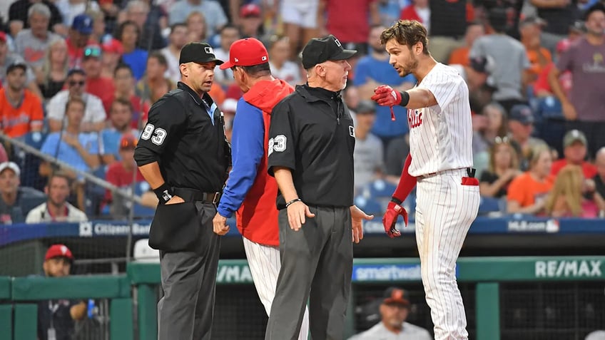 phillies trea turner ejected after nightmare fifth inning leads to boos from home crowd