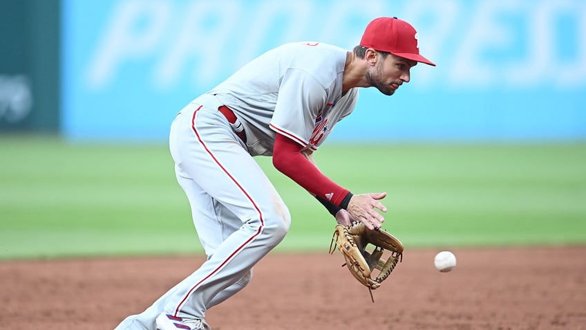 phillies trea turner ejected after nightmare fifth inning leads to boos from home crowd