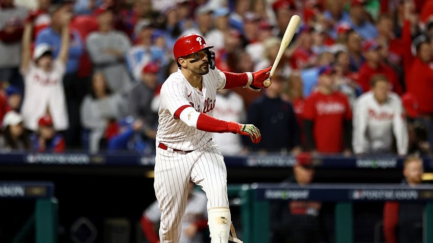 phillies use home run ball to take nlcs game 1 over diamondbacks