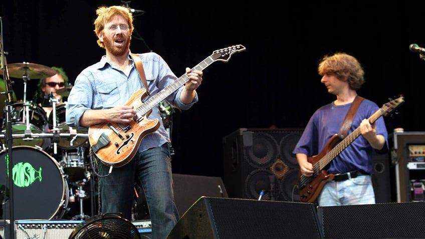 phish set to play 2 shows in vermont new york to benefit flood recovery efforts