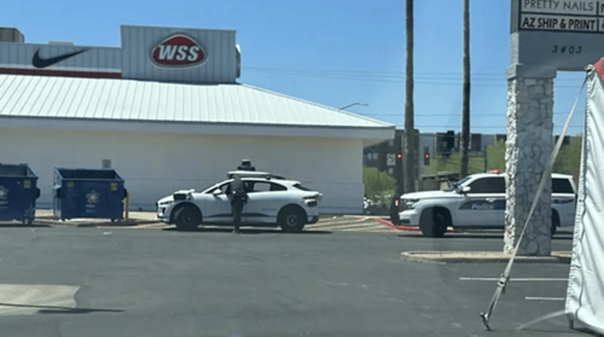 phoenix police pull over driverless waymo for freaking out driving into oncoming traffic