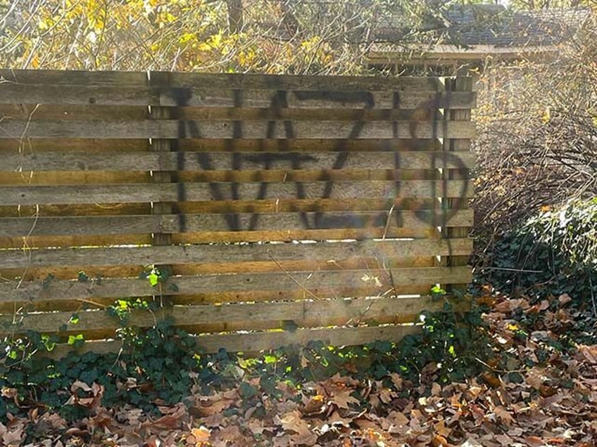 photo jewish us ambassador rahm emanuels home vandalized with nazis graffiti