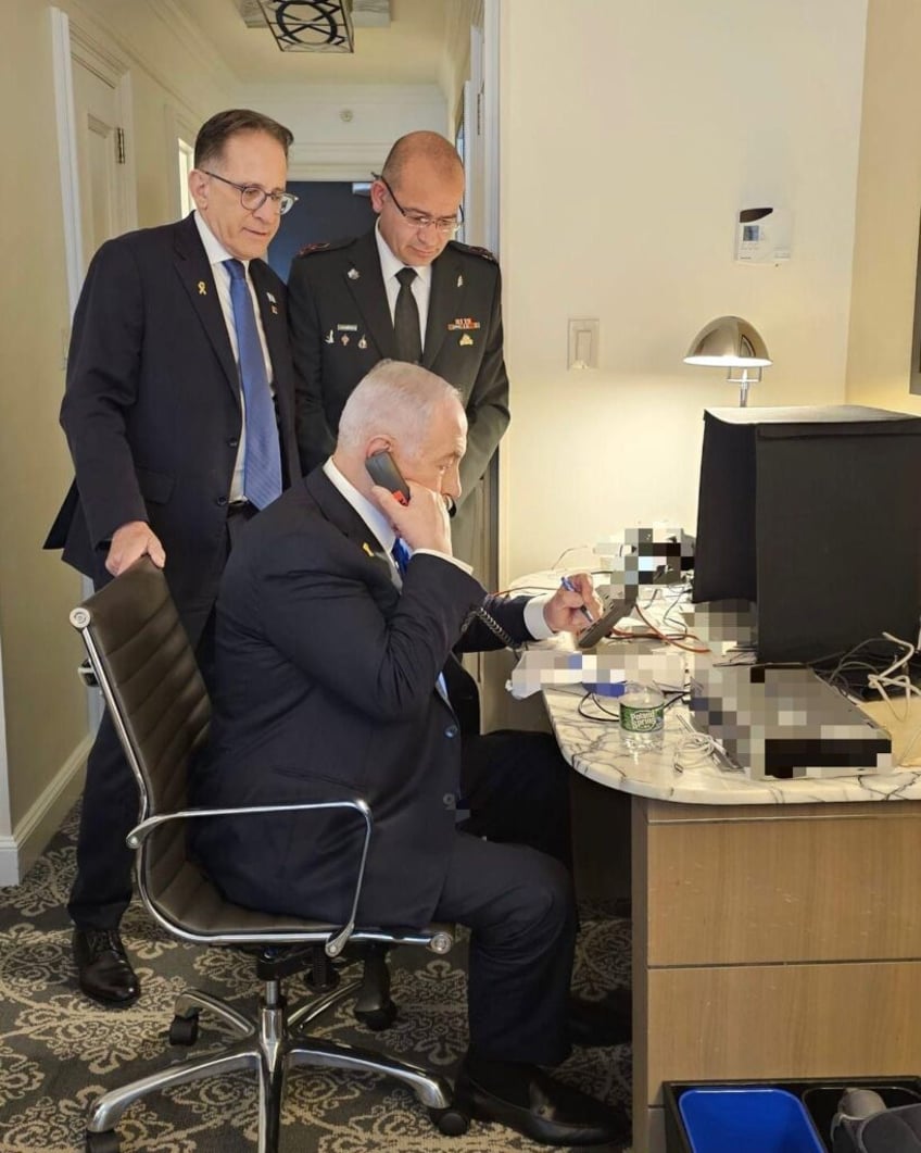 photo netanyahu approved airstrike on hezbollah hq from new york hotel room