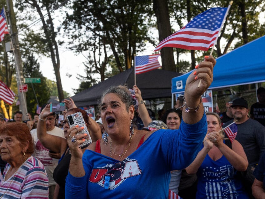 photo nyc to distribute flyers at southern border warning migrants you are better off in another city