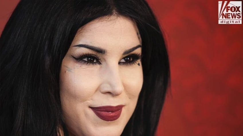 photographer sues celebrity tattoo artist kat von d for using photo as reference