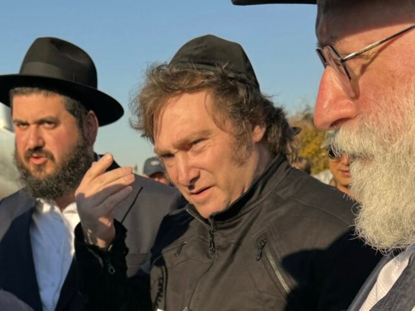 photos argentinas javier milei visits the ohel gravesite of lubavitcher rebbe before meeting us officials