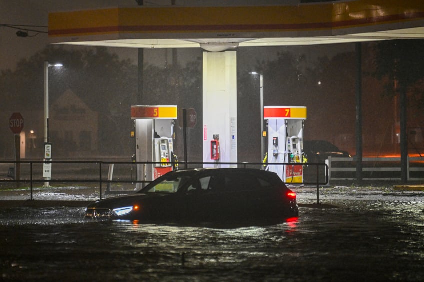 photos hurricane milton tornadoes tear a path of destruction through florida killing 4