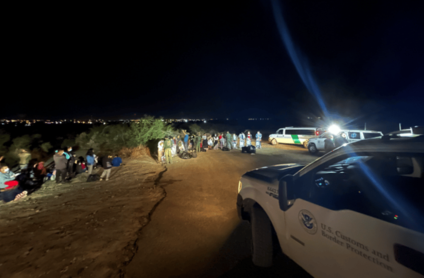 Large Migrant Group Surrenders in Roma, Texas (Randy Clark/Breitbart Texas)