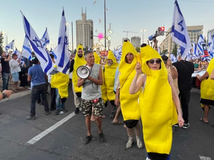 photos israelis rally for netanyahus judicial reforms