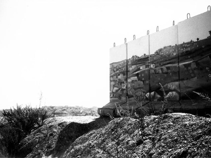 photos israels successful security barrier a model for us mexico border