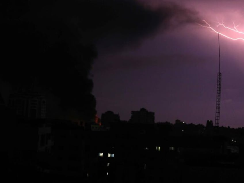 photos lightning strikes over gaza as israel attacks hamas