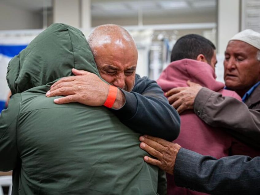 photos muslim israeli arab family greets freed relatives