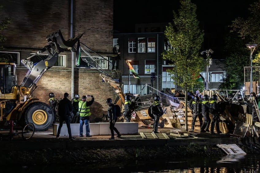 pictures amsterdam police bulldoze campus palestine protest