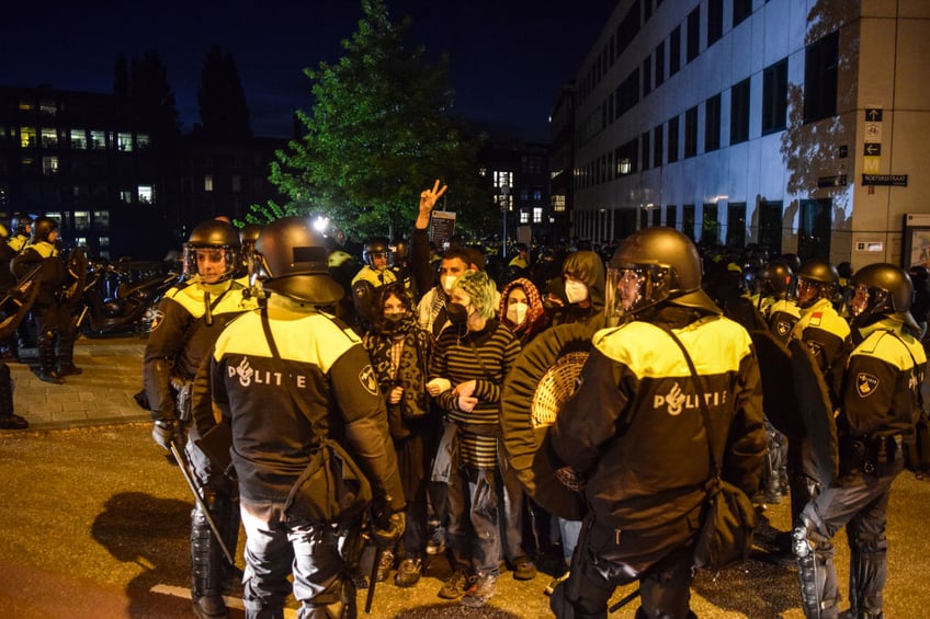 pictures amsterdam police bulldoze campus palestine protest
