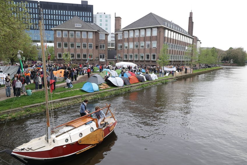 pictures amsterdam police bulldoze campus palestine protest