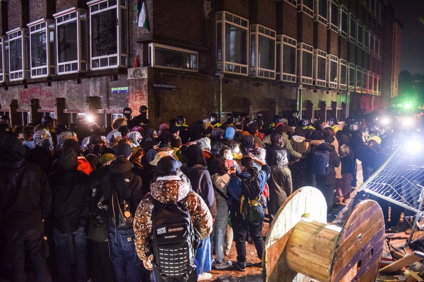 pictures amsterdam police bulldoze campus palestine protest