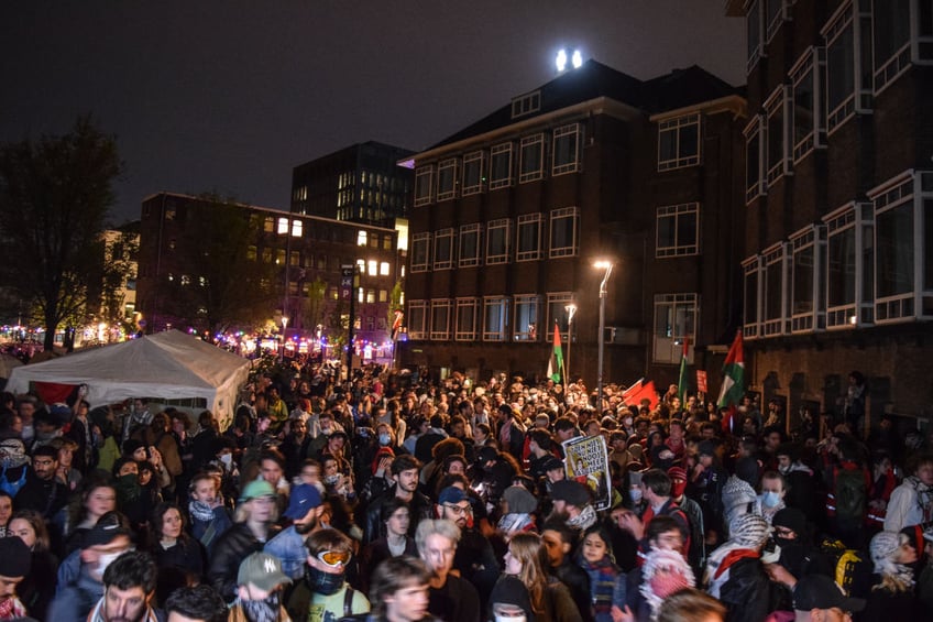 pictures amsterdam police bulldoze campus palestine protest