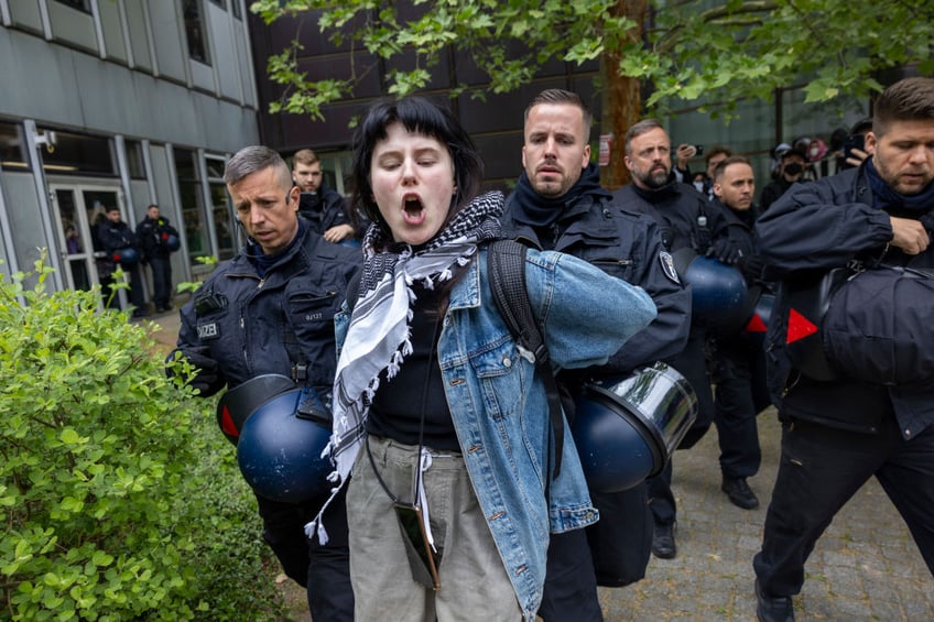 pictures berlin police break up campus palestine demonstration