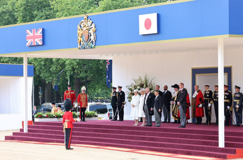 pictures british royals welcome japanese emperor for london state visit