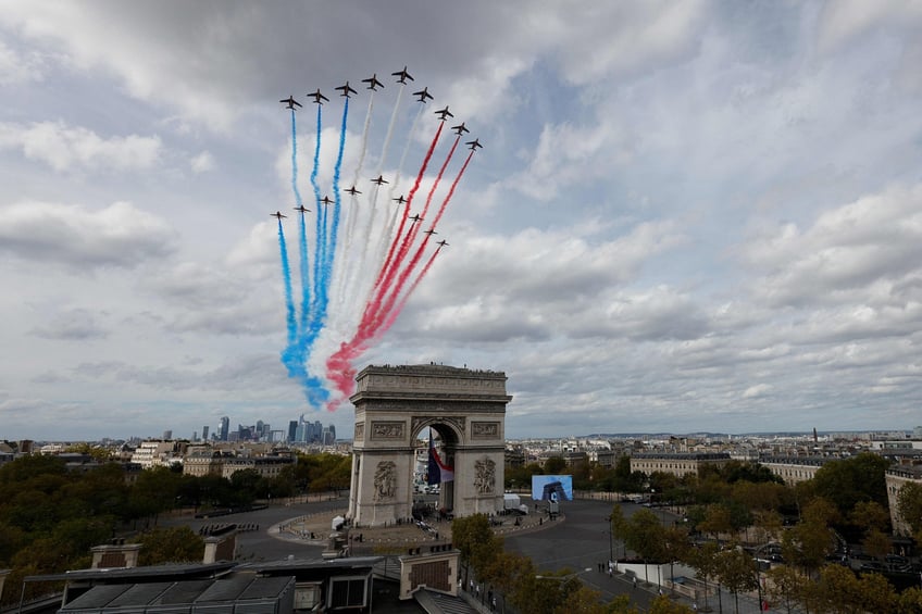 pictures paris rolls out red carpet for king charles iii on his first state visit to france
