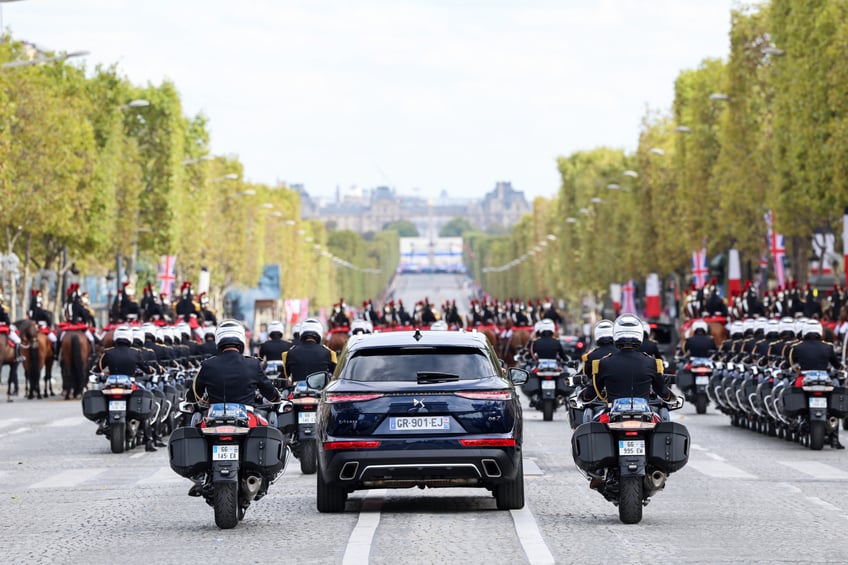 pictures paris rolls out red carpet for king charles iii on his first state visit to france