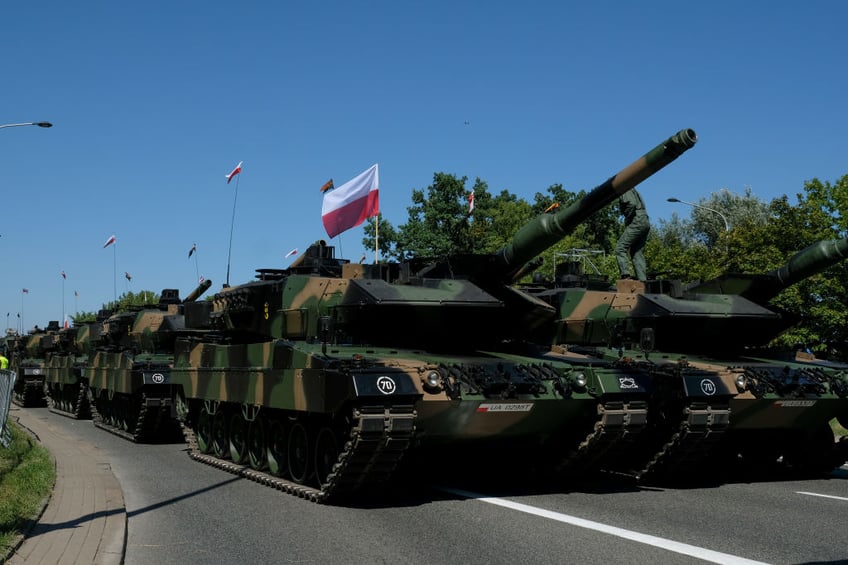 pictures poland vows to defend natos eastern border at army day parade