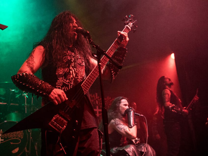 OAKLAND, CALIFORNIA - JANUARY 12: Bassist Robert Cardenas, vocalist Jeff Becerra and guita