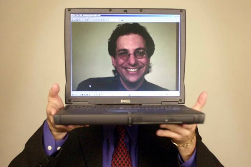 pioneering hacker kevin mitnick fbi wanted felon turned security guru dead at 59