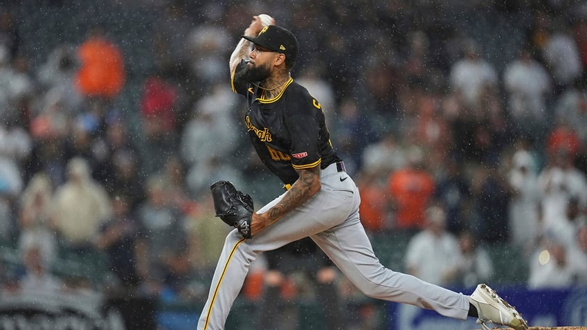 Dennis Santana throws pitch