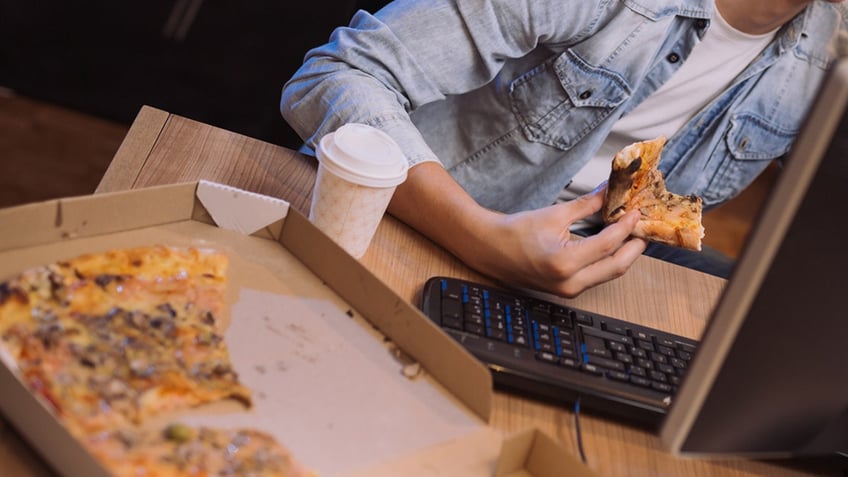 The Pentagon Pizza Report noted "high levels of traffic" compared to a normal Thursday.