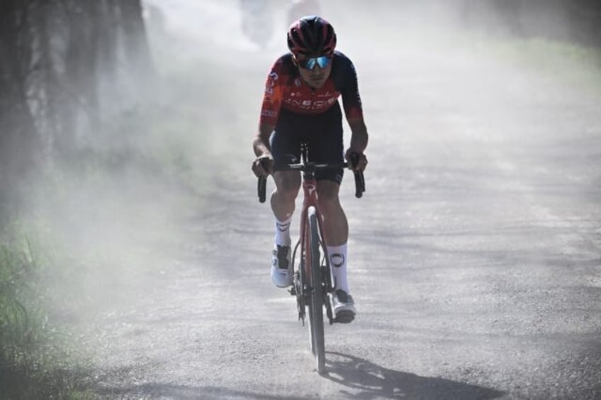 Tom Pidcock defends his Strade Bianche title on Saturday