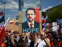 Poland to vote in razor-tight presidential election