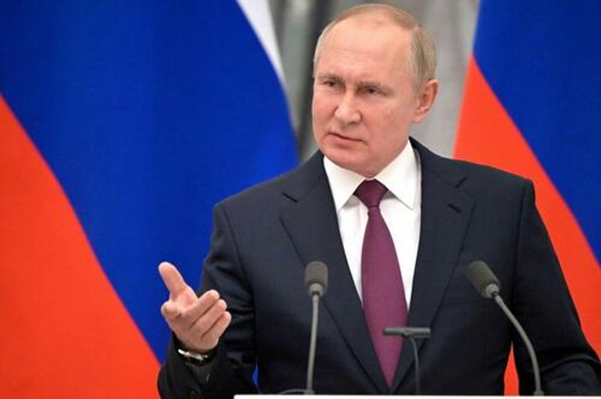 poland wouldnt hesitate to occupy parts of western ukraine putin claims