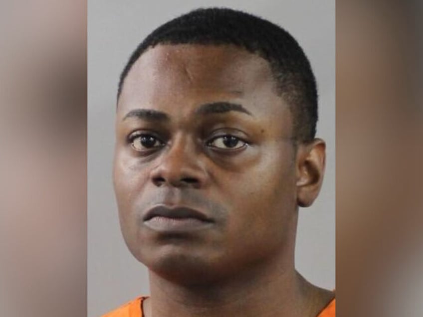 police florida substitute teacher committed sex offenses against students sent explicit snapchats