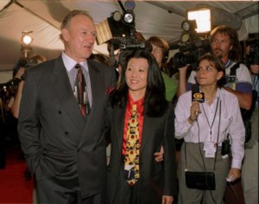 Police investigating 'suspicious' deaths of Hackman, Arakawa