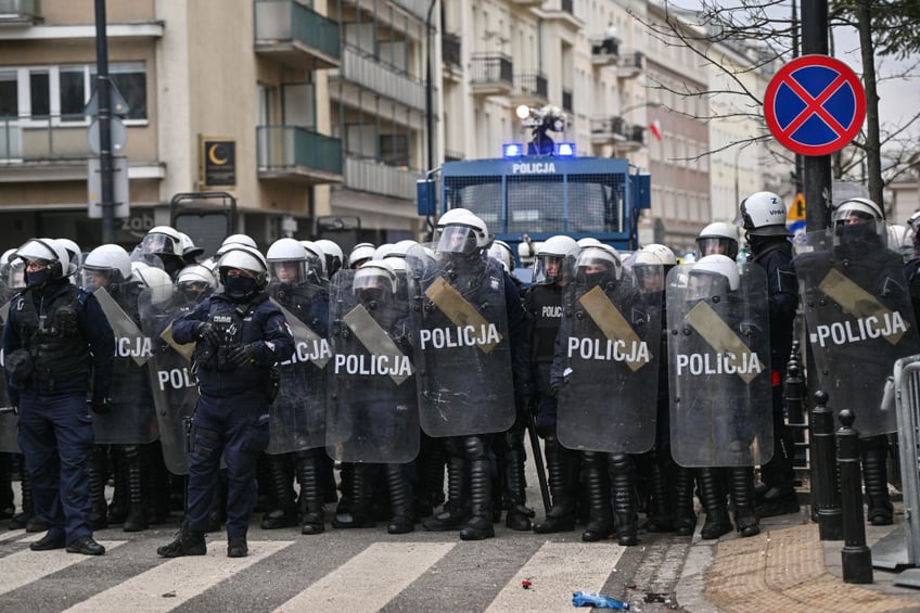 police tear gas farmers as eu green great reset protests reach polish parliament