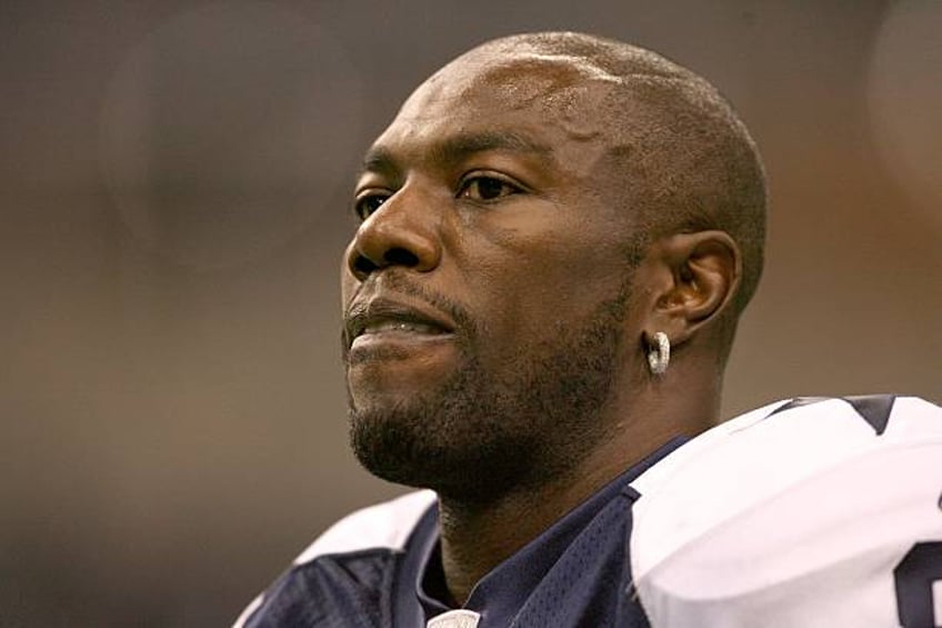 police terrell owens struck by car after argument during basketball game