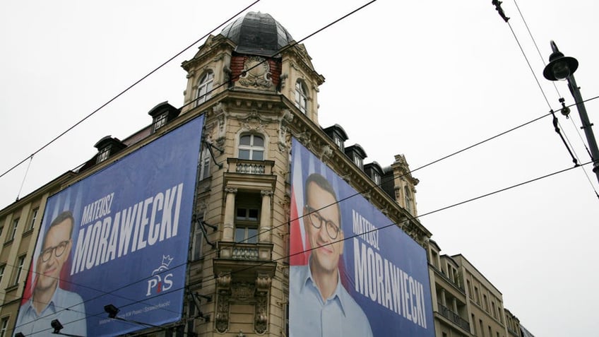 polish election ukraine looms large as far right party with anti war view could hold balance of power