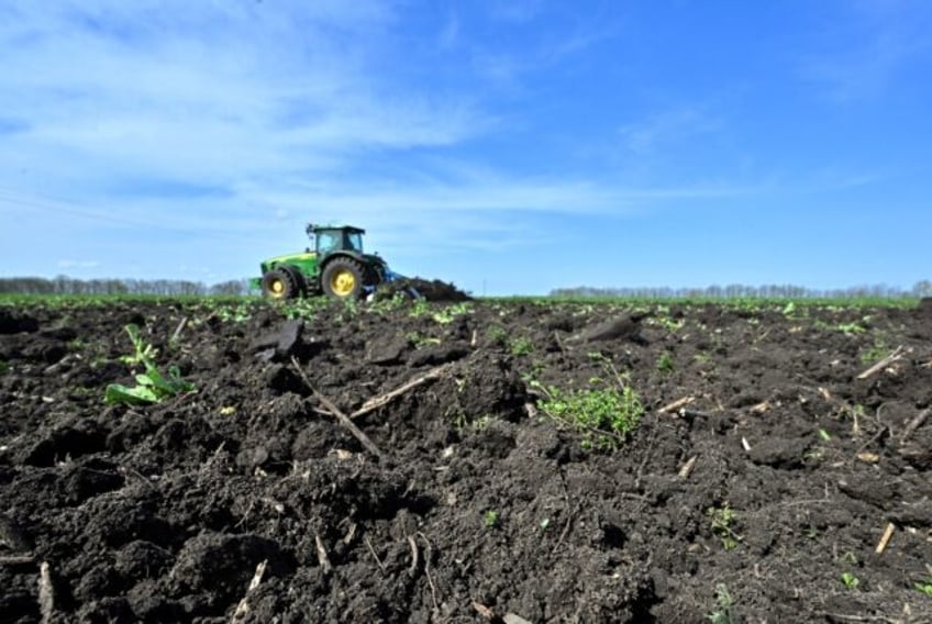 polish farmers warn of eu threat from ukraine grain