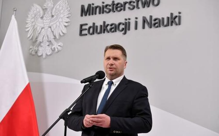 polish minister has taken steps to extradite ukrainian nazi veteran honored by trudeau govt