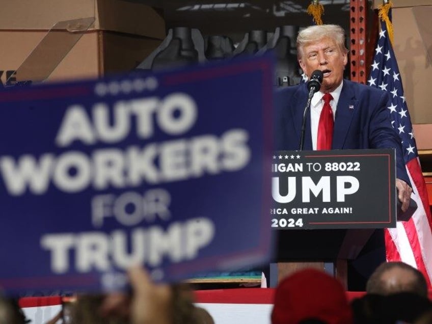 CLINTON TOWNSHIP, MICHIGAN - SEPTEMBER 27: Former U.S. President Donald Trump speaks at a